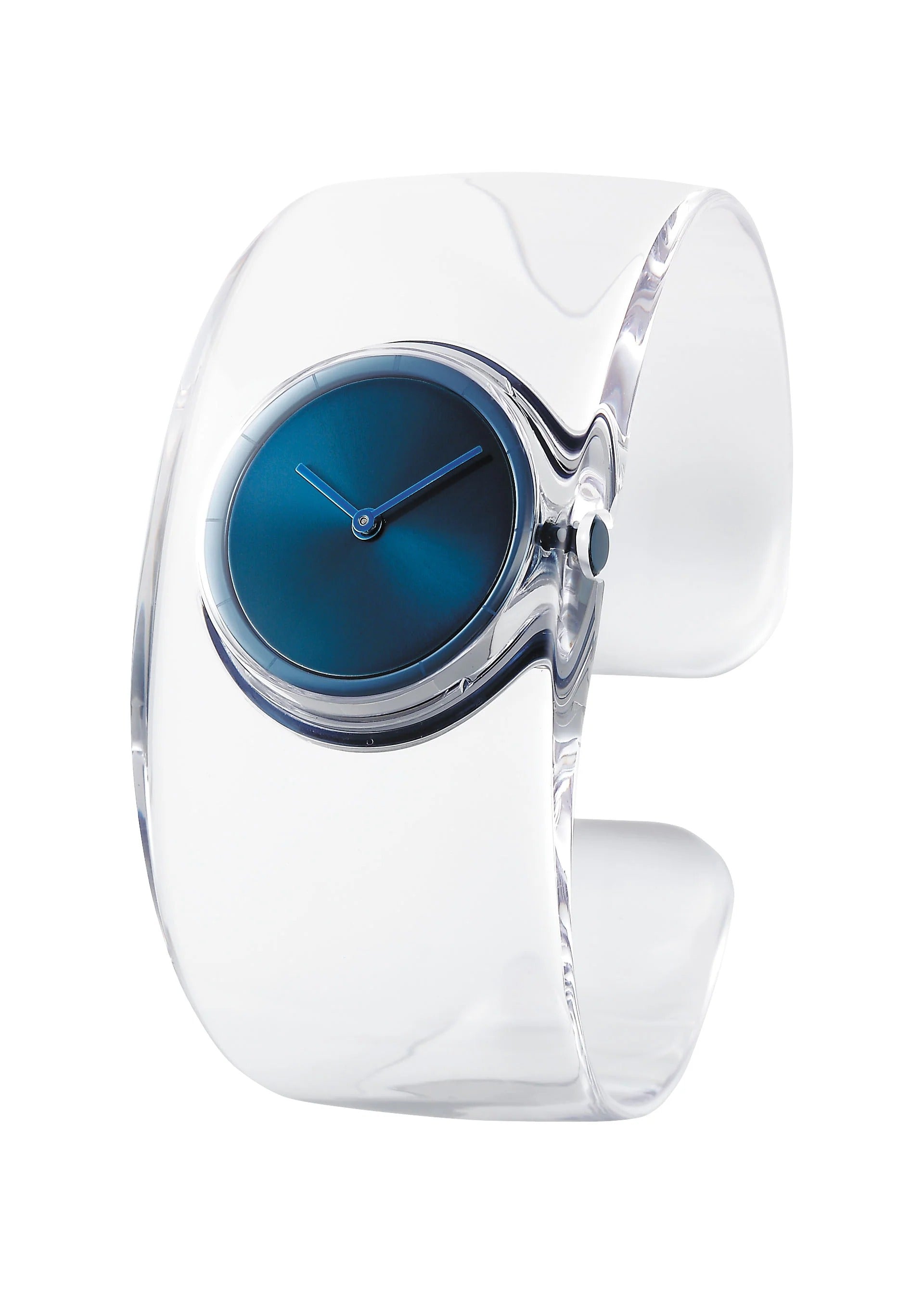 O Designed by Tokujin Yoshioka – isseymiyake.com