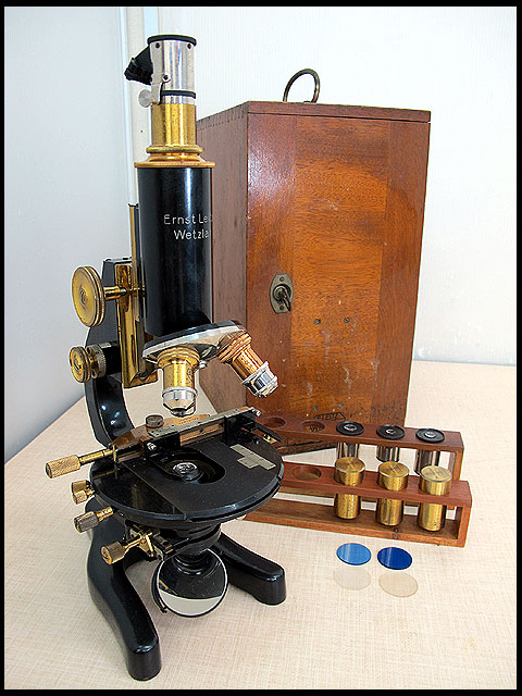 中古の希少ビンテージ!ERNST LEITZ WETZLAR ライカ 顕微鏡 箱鍵付