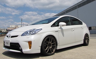 プリウス30系 ローダウンルック オーバーフェンダー | 有限会社 カズ