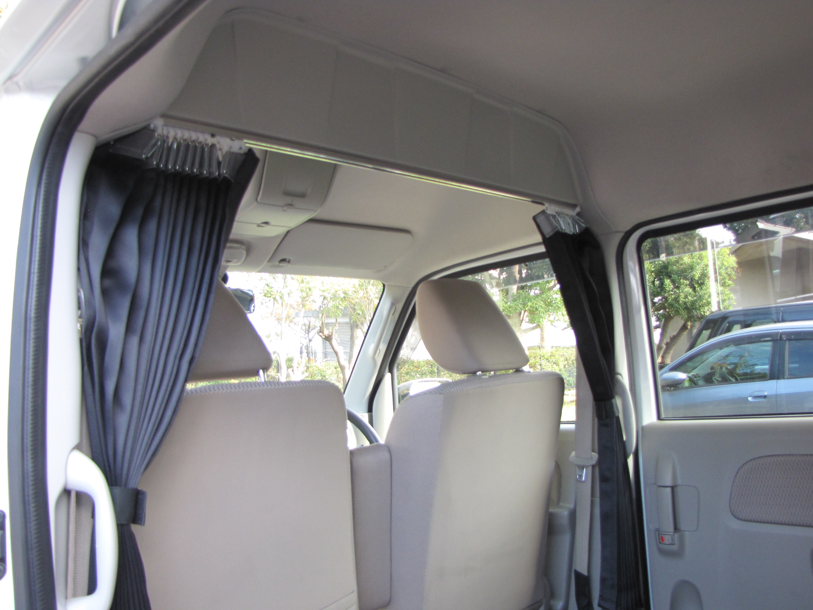 エブリィ17系 パーテーションカーテンマウント グレー | 有限会社 カズ