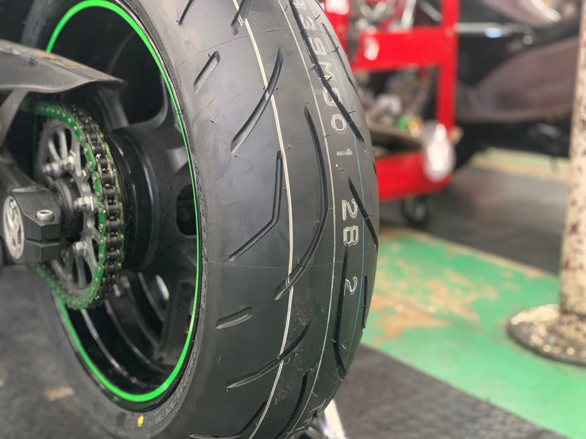 NINJA1000 タイヤ交換 - NAPS-ON マガジン