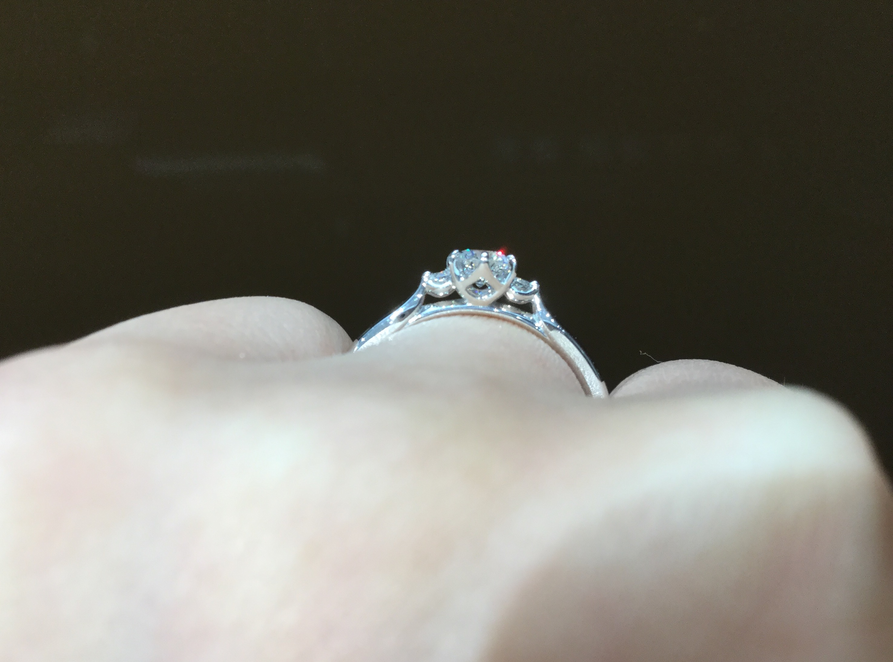 婚約指輪 俄 白鈴をご紹介 - ISSHINDO Bridal Blog