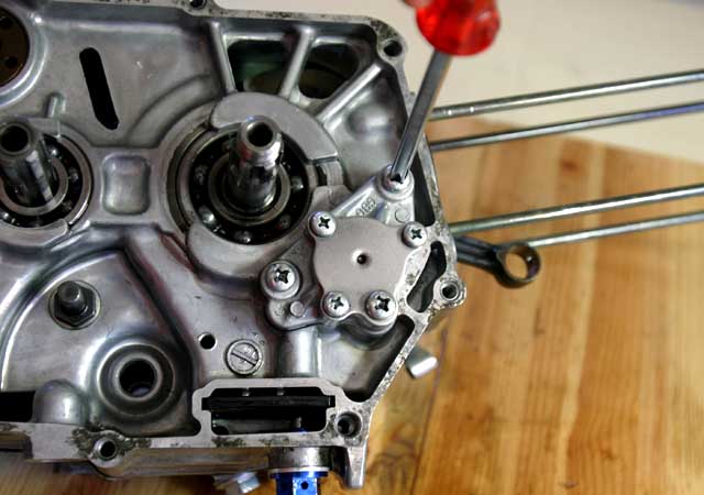 モンキー・エイプ、オイルポンプの交換で吐出量をUP | 4ミニ.net