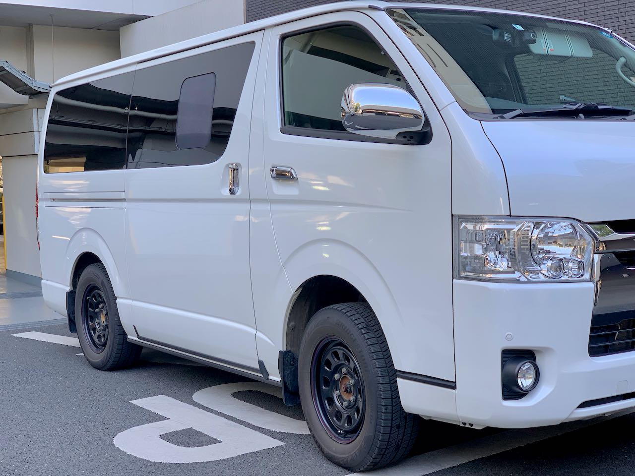 ハイエースにマッドガードをDIY取り付け - 48rider.com