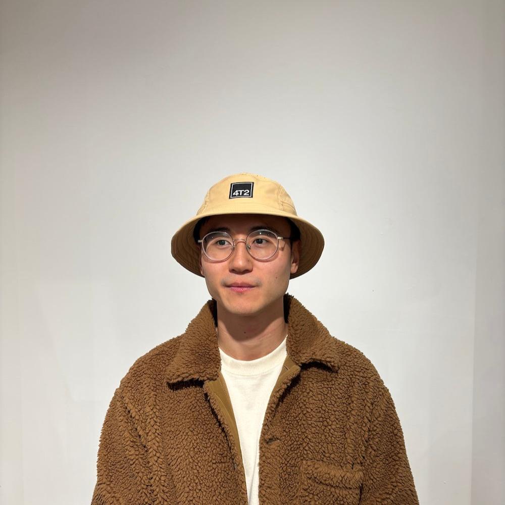 technical adjustable bucket hat, get lost, camel. – 4T2, gone running.