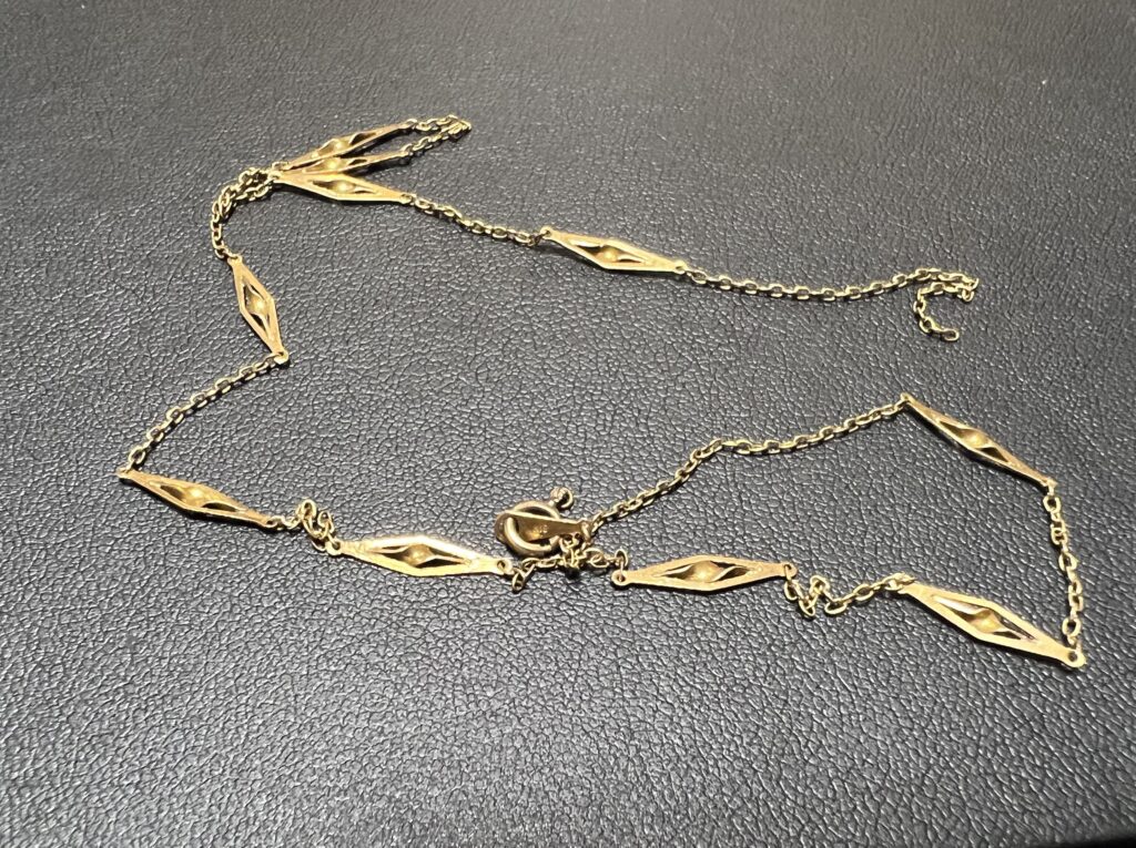 切れた金ネックレス(K18/750)をお買取！価格の相場は？ - 丸和質商