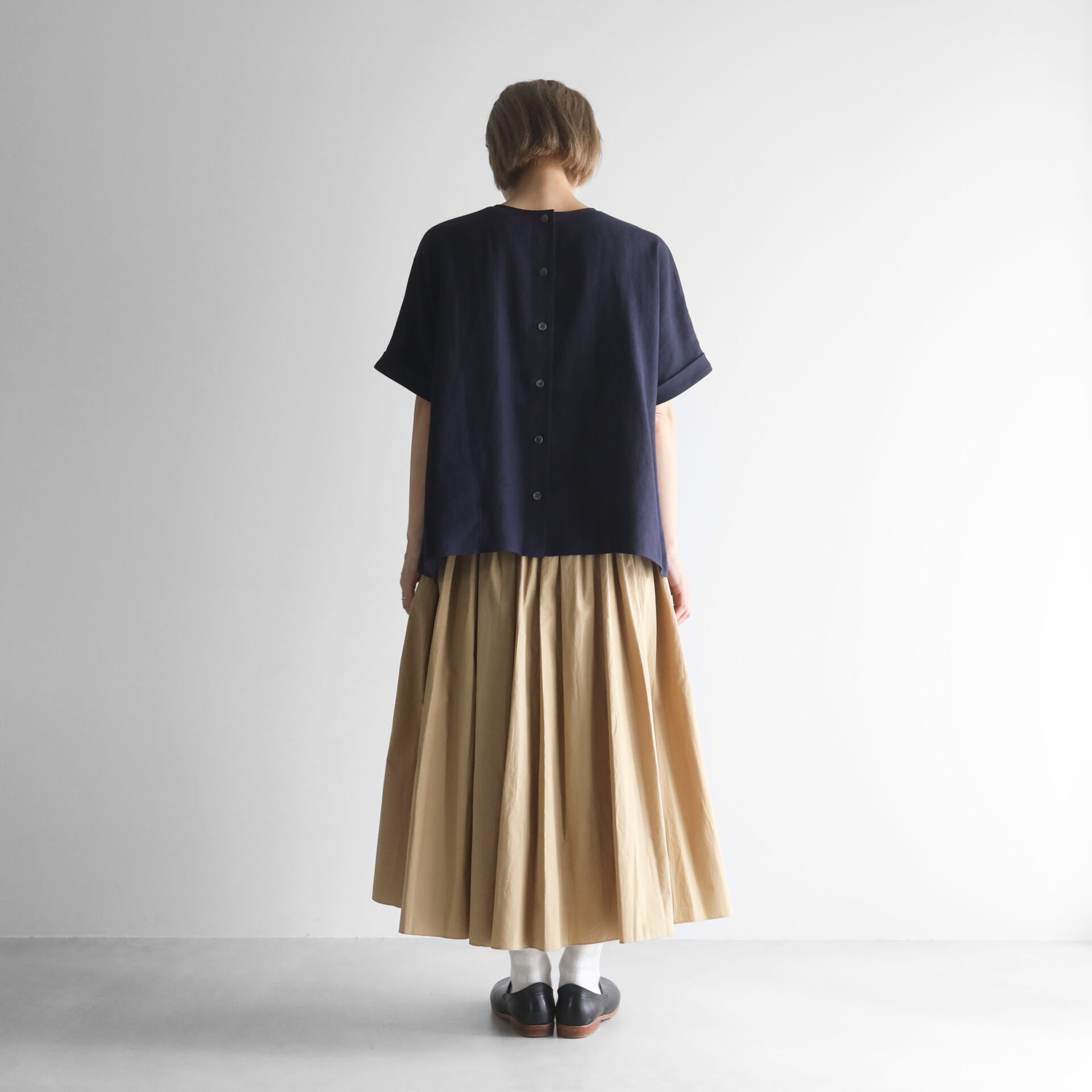 シャトルリネンバッグボタン2way半袖ブラウス U615をリリースしました