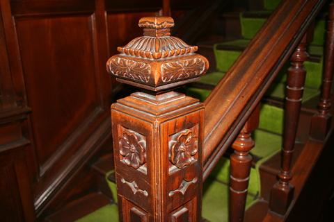 フォトライブラリ 旧中越銀行・階段手摺の親柱の柱頭｜砺波正倉