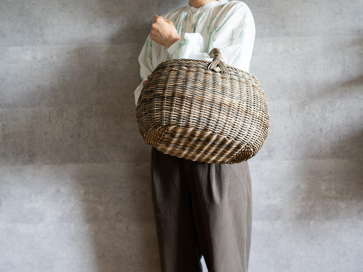 むきあけび蔓で編まれた一本手丸バスケット 買い物や外出に – 市川籠店