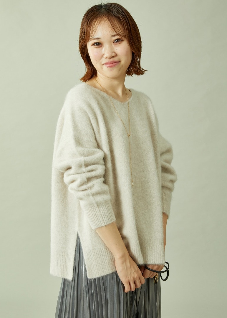 柔らかな温もりに包まれる プルミエ アロンディスモンの名品ニット