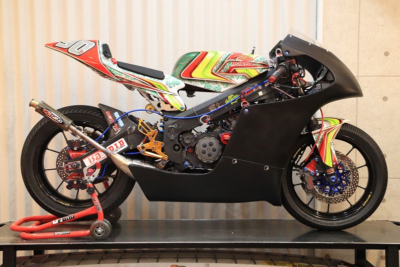 オリジナル フルカウル TYPE-3 レースタイプ FRP製 [ 黒ゲル ] MC21