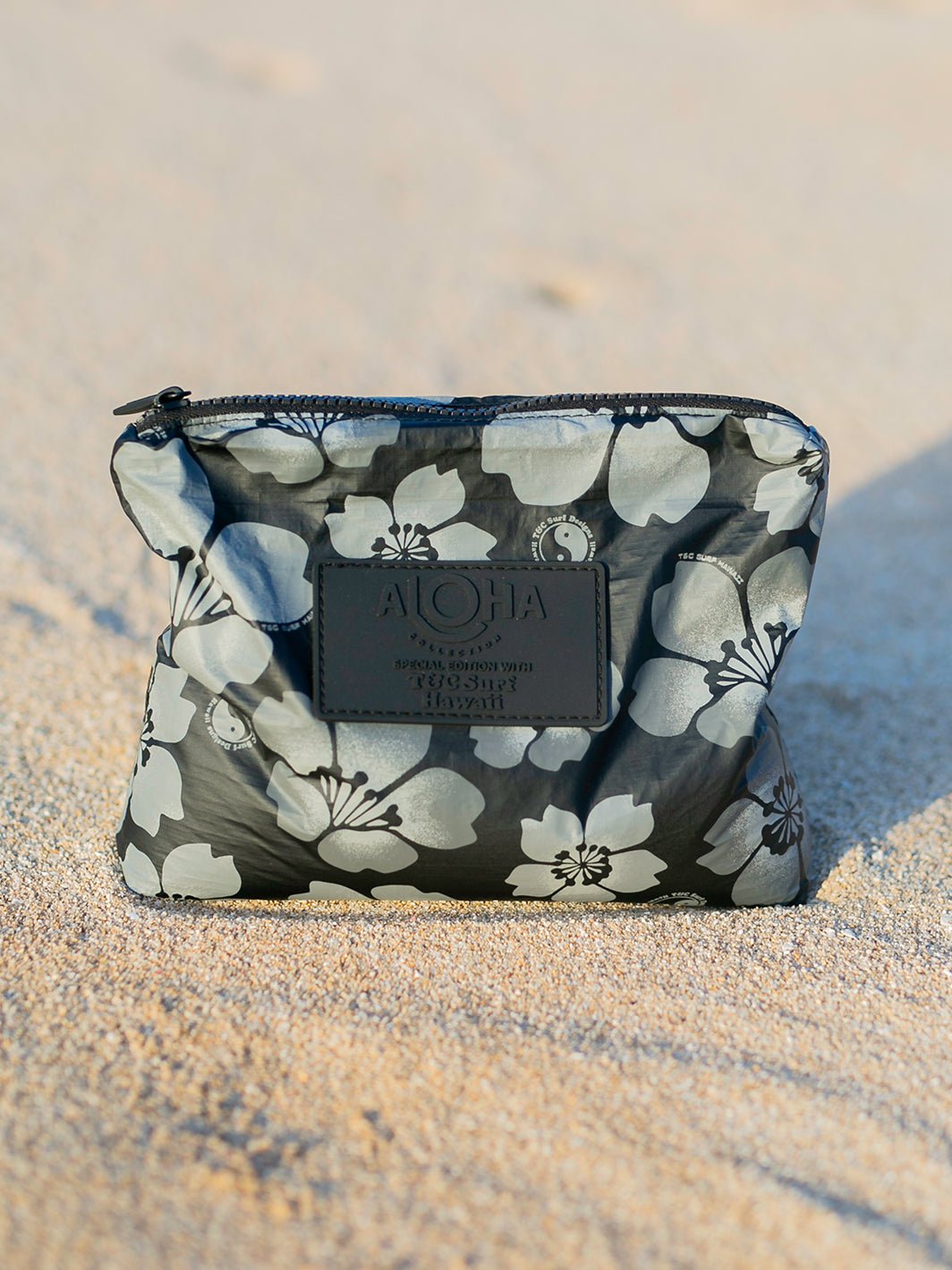 T&C Surf x Aloha Collection Throwback Sakura Small Pouch – T&C