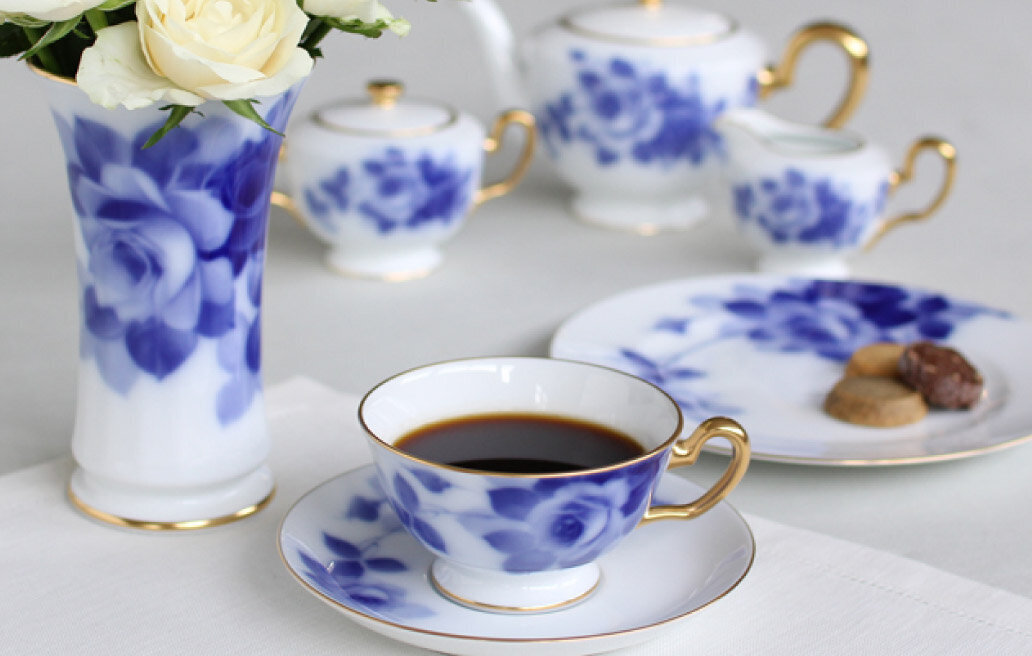 シリーズ説明 ［大倉陶園］ブルーローズ（8011） | ノリタケ食器公式