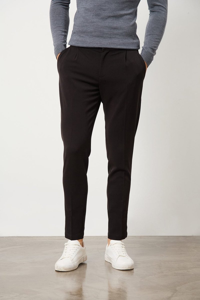 Pleat Side Adjuster Pants in Black
