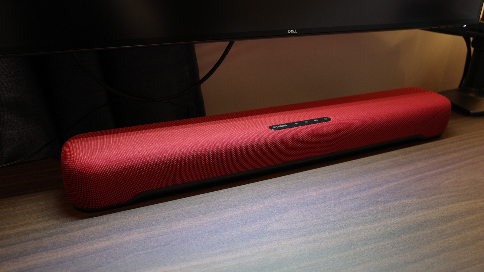 YAMAHA SR-C20A レビュー｜デスクトップスピーカーとして様々な用途で