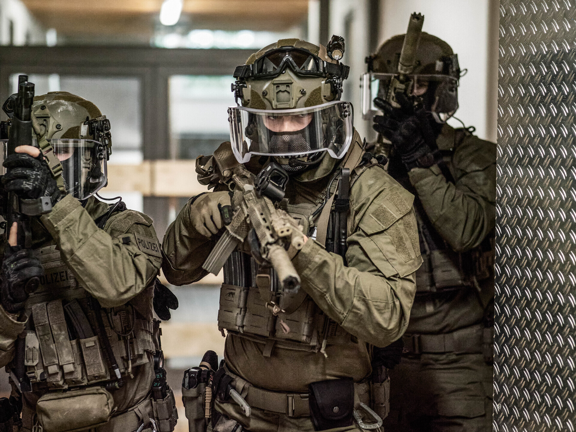 TT ZIPシリーズ勢揃い！: タスマニアンタイガー タクティカルギア日本公式