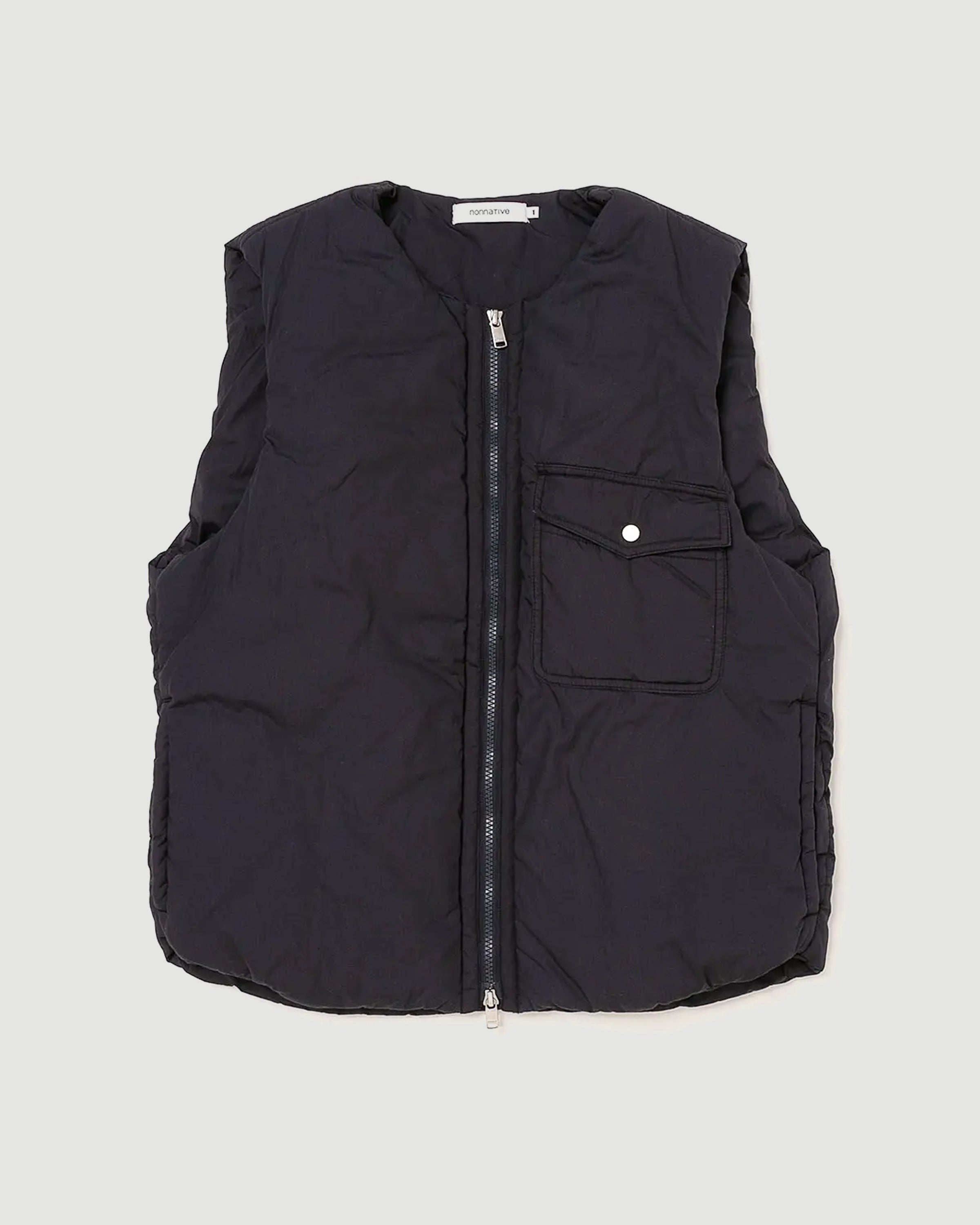 Nonnative – Hiker Puff Vest Cotton Typewriter Dark Navy – Tenue de