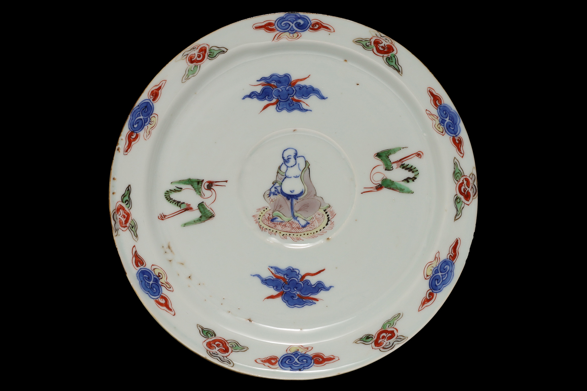 南京赤絵羅漢雲鶴文皿（明 - 清時代） - 天平堂（TENPYODO）