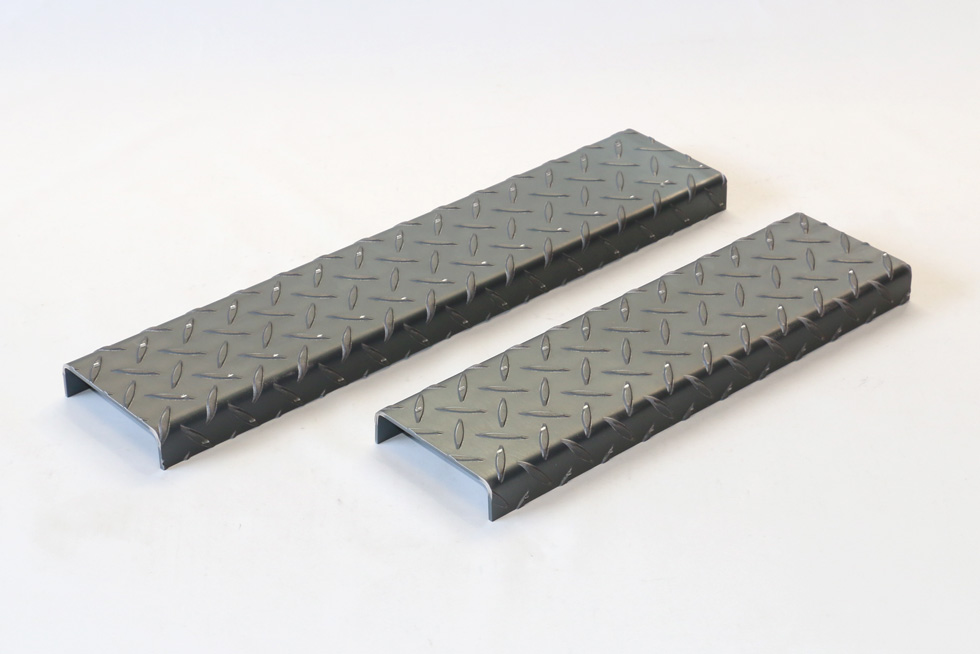 縞鋼板 コの字曲げ 加工｜鉄板市場の加工事例・制作実績