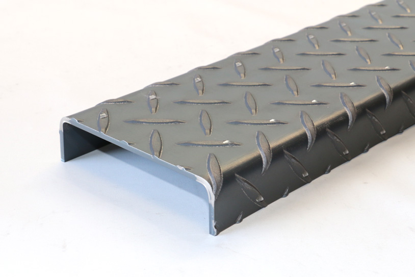 縞鋼板 コの字曲げ 加工｜鉄板市場の加工事例・制作実績