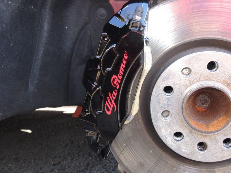 アルファロメオ ジュリア ブレーキキャリパー 塗装