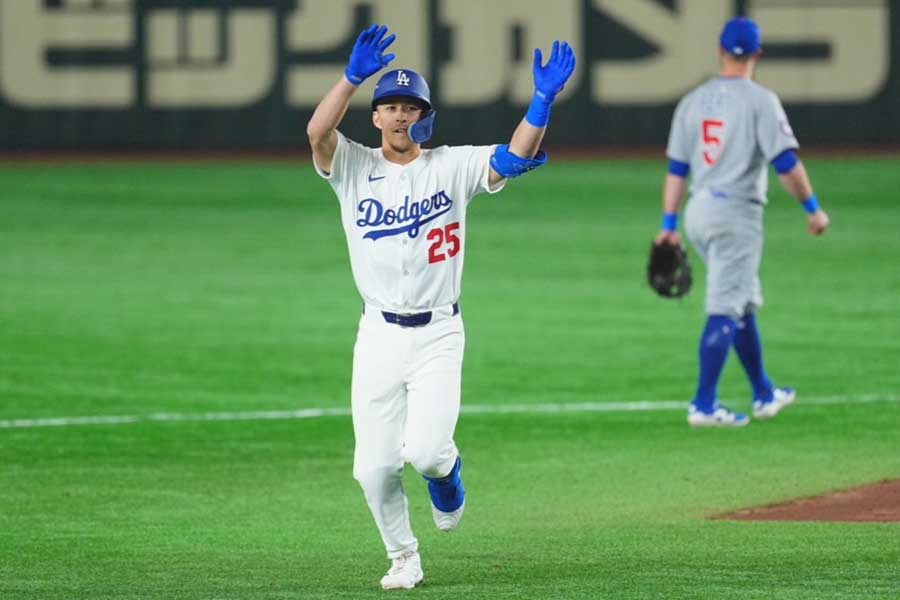 20250322_Tommy_Edman_fc_arakaw