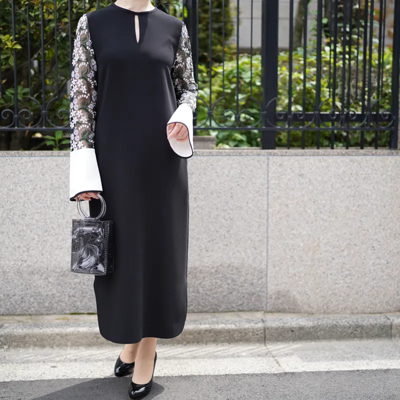 Mame Kurogouchi（マメ クロゴウチ） フローラルレーススリーブ