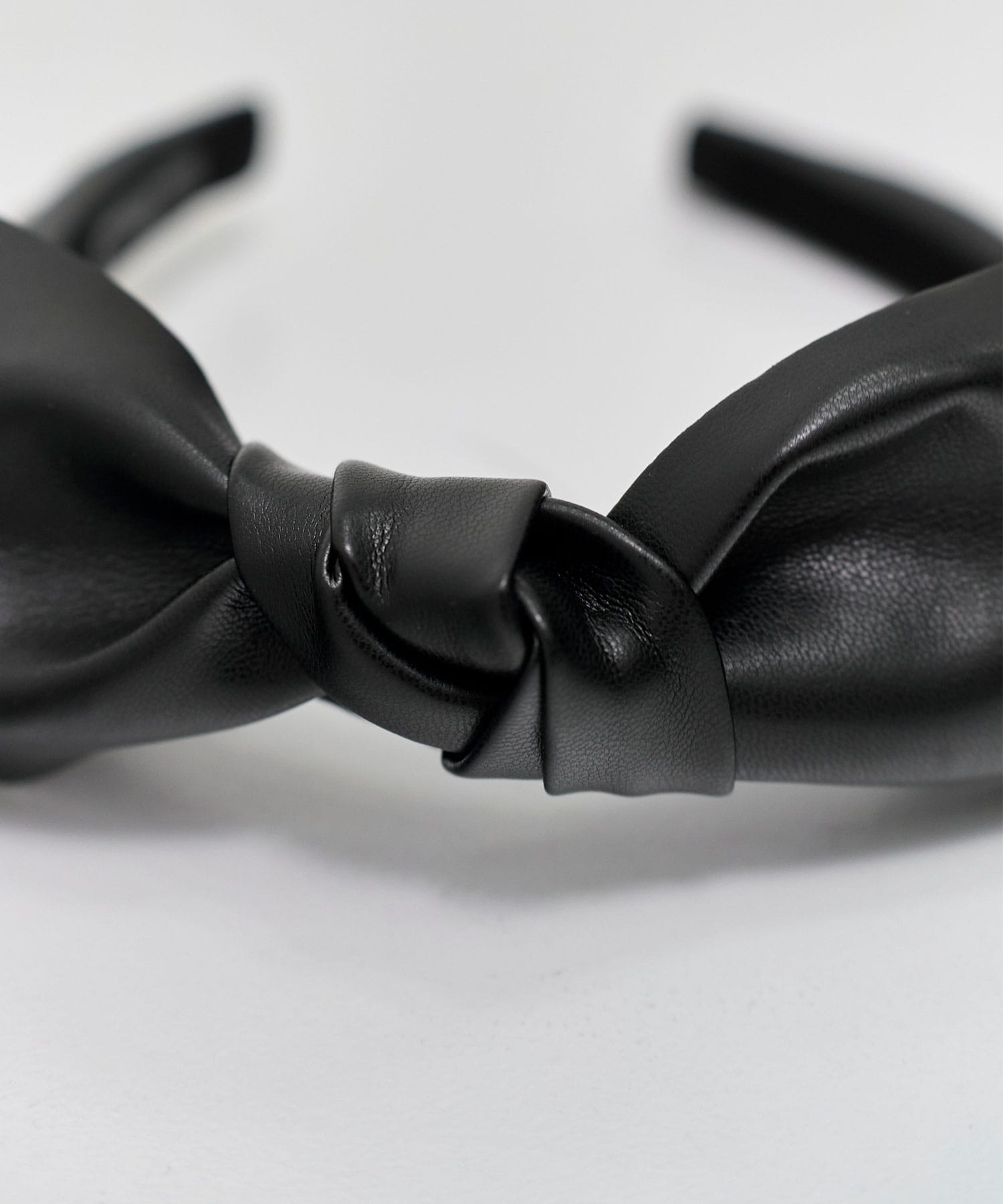 Leather wrapped headband TOGA TOGAPULLA トーガ トーガプルラ