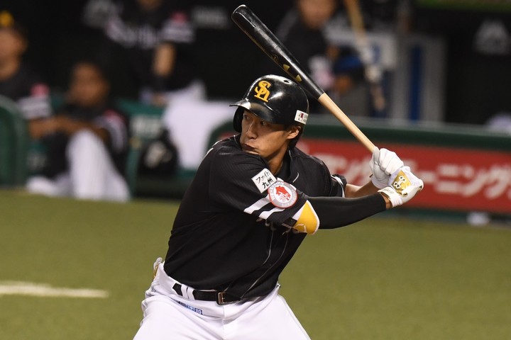 まじでかっこいい！」「重さどれくらい？」柳田悠岐が公開した“特大