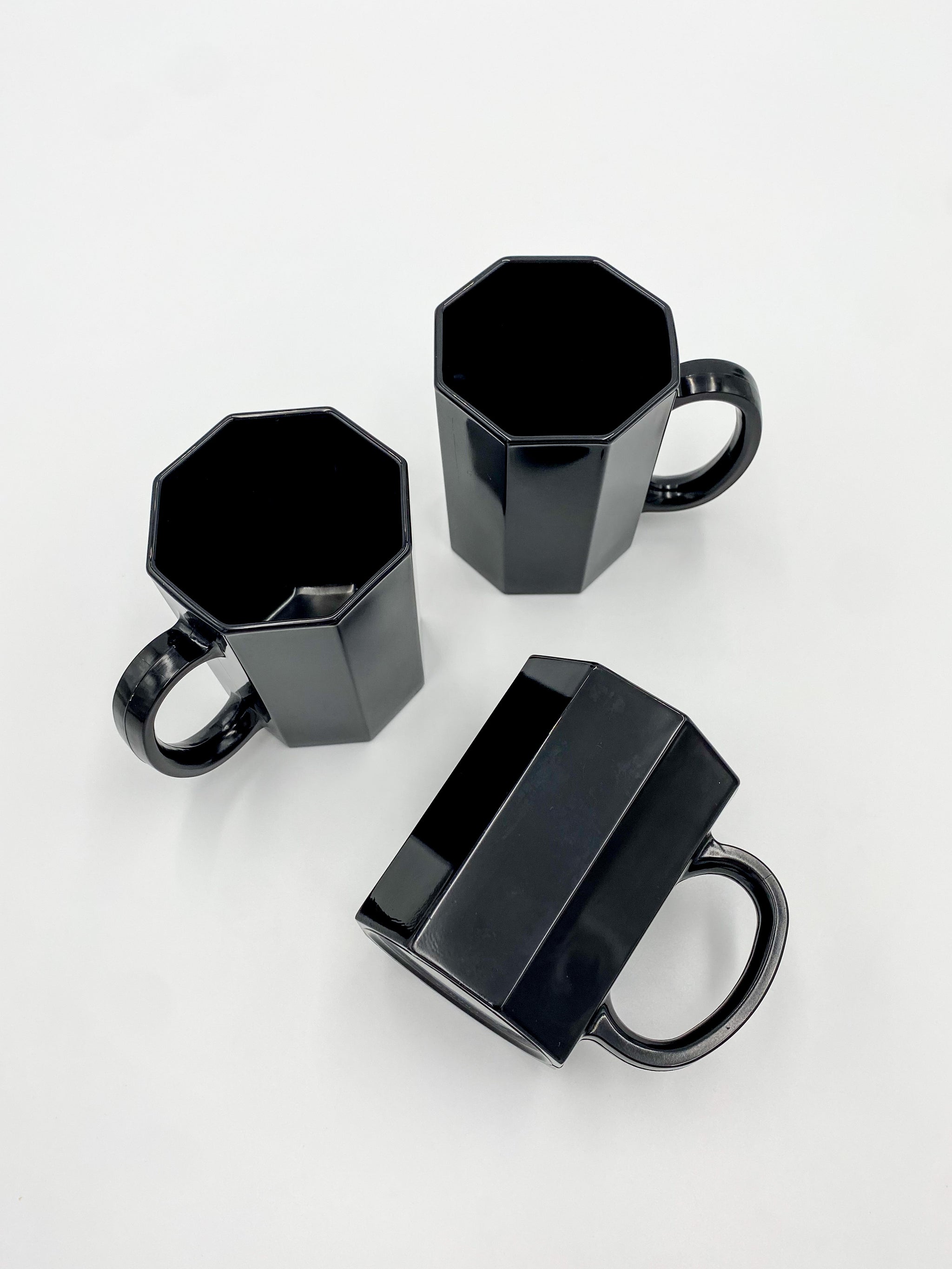 1980s Arcoroc France Octime Black Glass Octagon Coffee Mugs – The