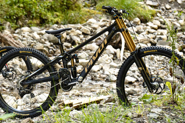 The New Pivot Phoenix DH Bike | The Loam Wolf