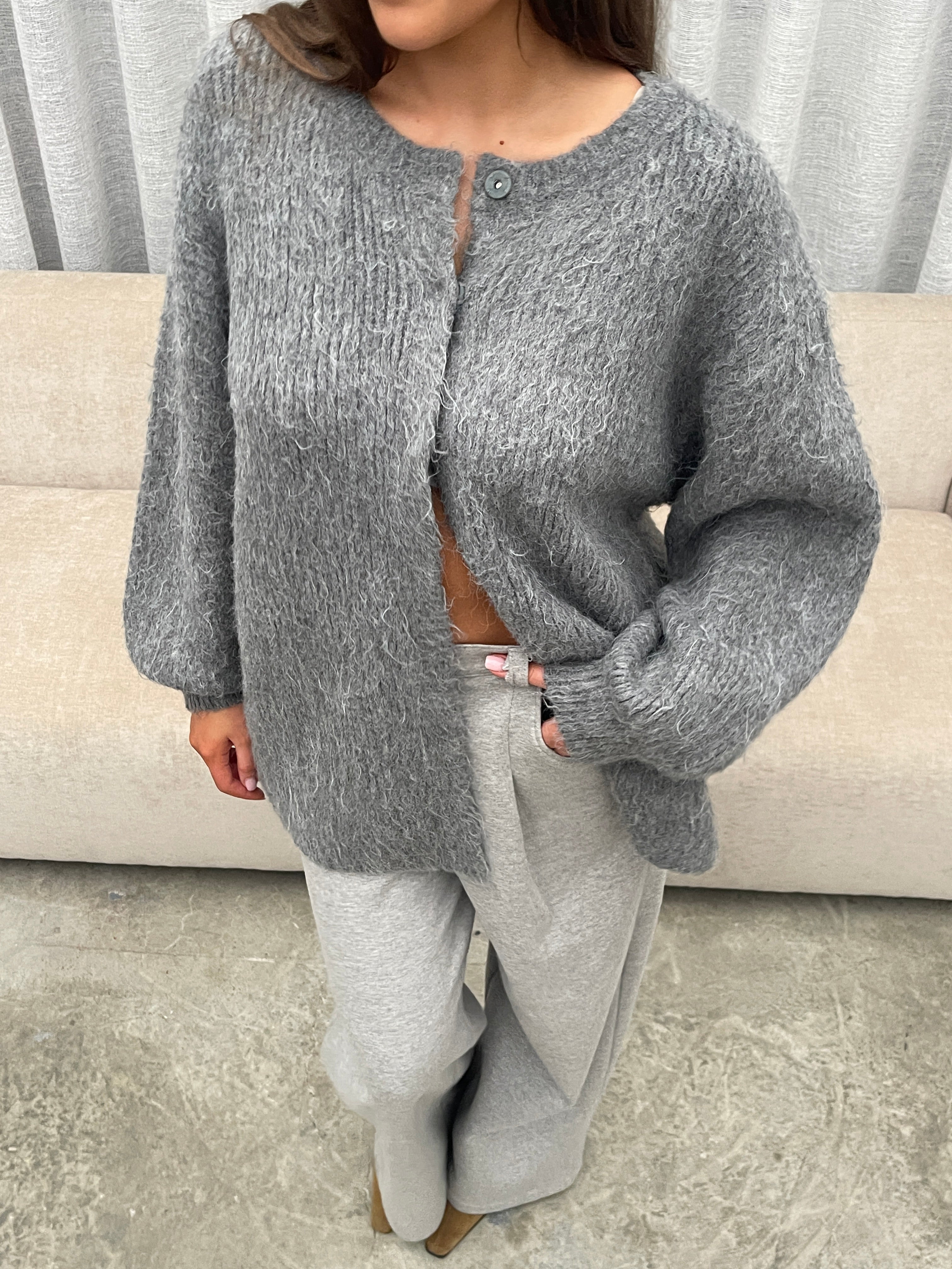 Oversized Press Button Fluffy Cardigan Grey – The Room Antwerp