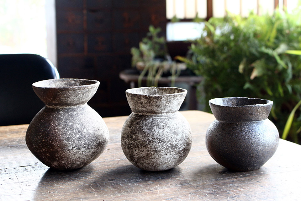 古民家を改築した工房で、器やオブジェを生み出す陶芸家「廣川智子