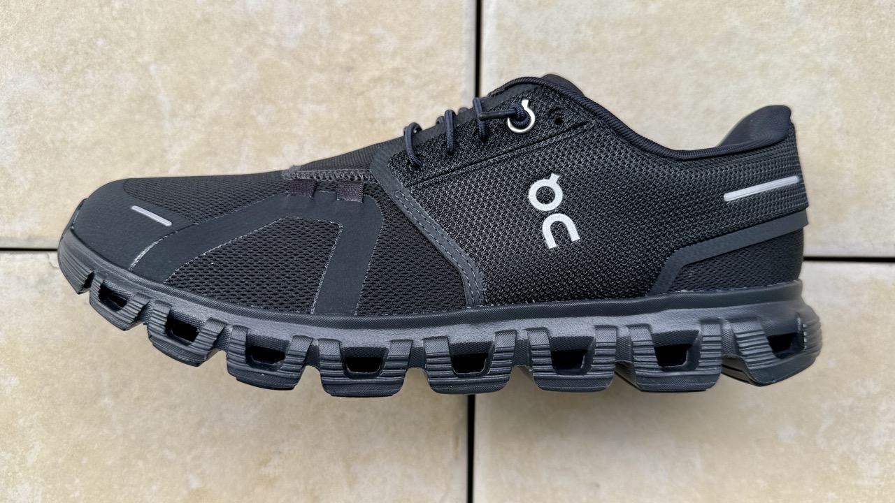 ON Cloud 6 レビュー【原点であり、万能な1足】｜ともらん！