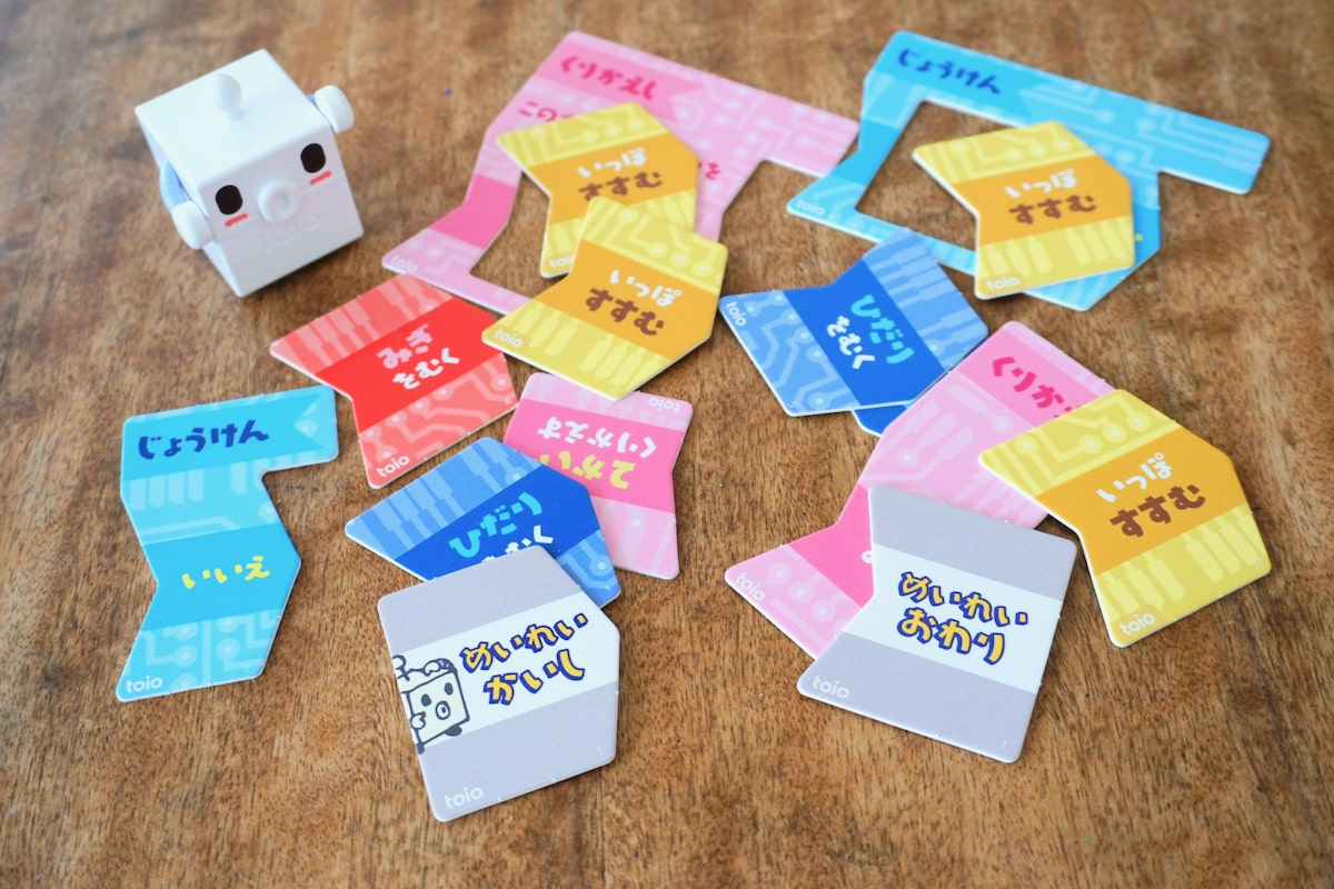 toio GoGo ロボットプログラミング – 知りたい！プログラミングツール図鑑