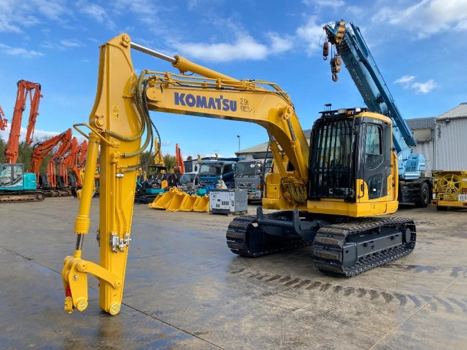 日立建機 ZX135USK ユンボ（ショベルカー）0.45クラス 中古重機・建機