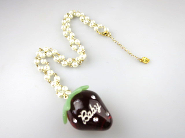 BABY, THE STARS SHINE BRIGHT キャンディーストロベリーネックレス