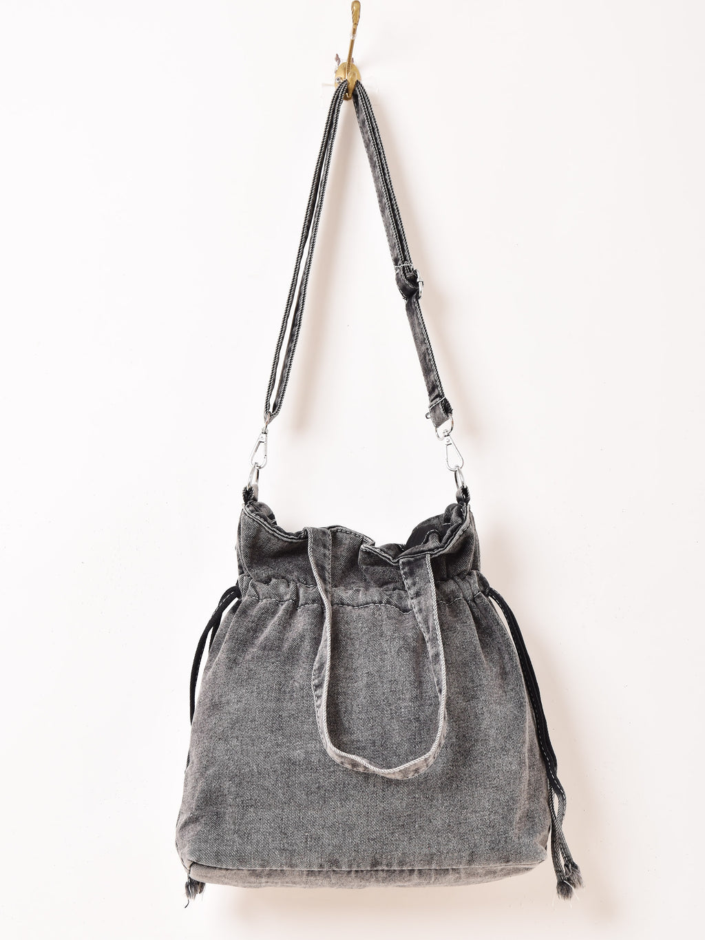 2色展開】デニム 巾着型ショルダーバッグ – 古着屋Top of the Hillの