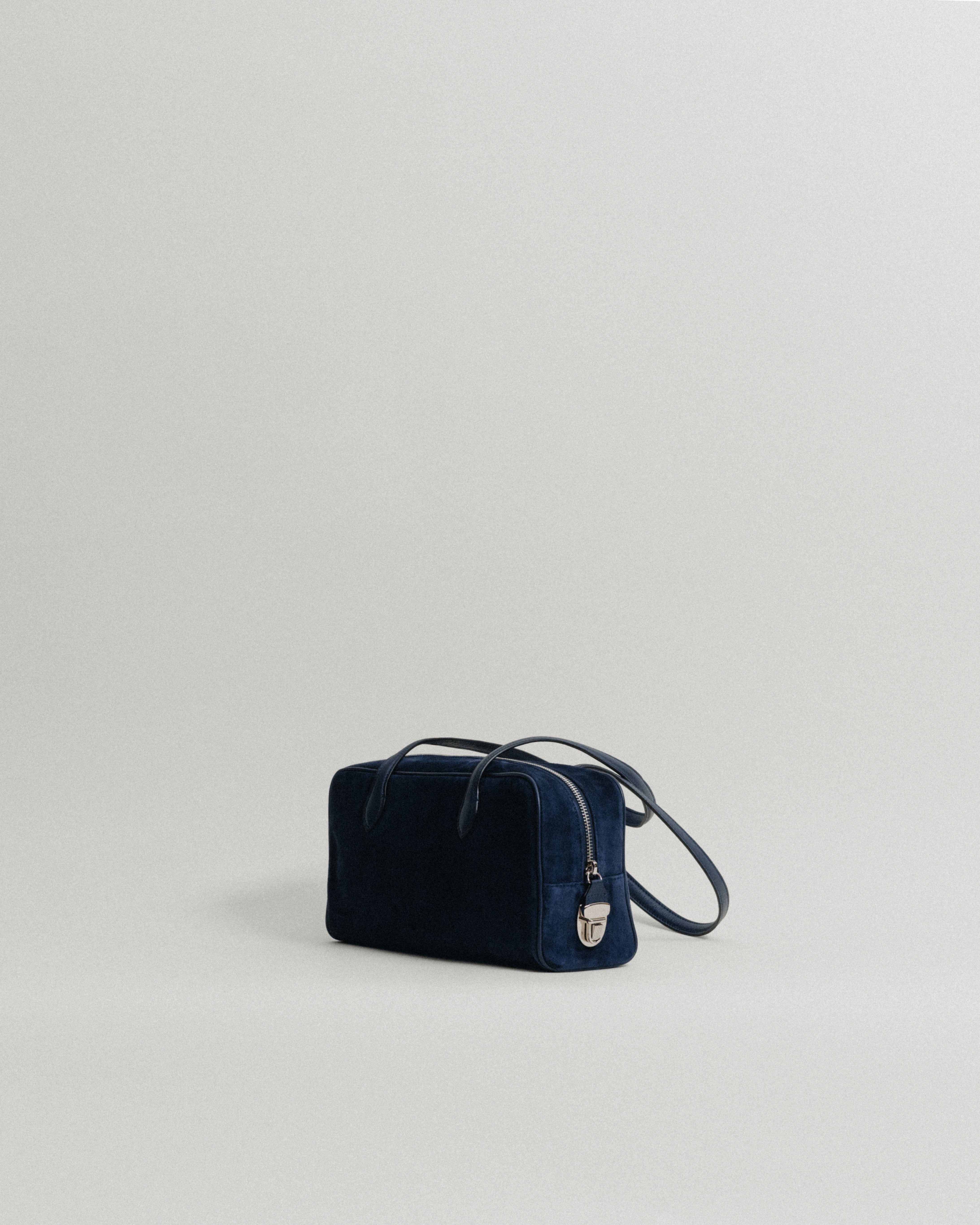 日本限定] SAC LOQUET SMALL SUEDE NAVY – TOUT Y EST JP