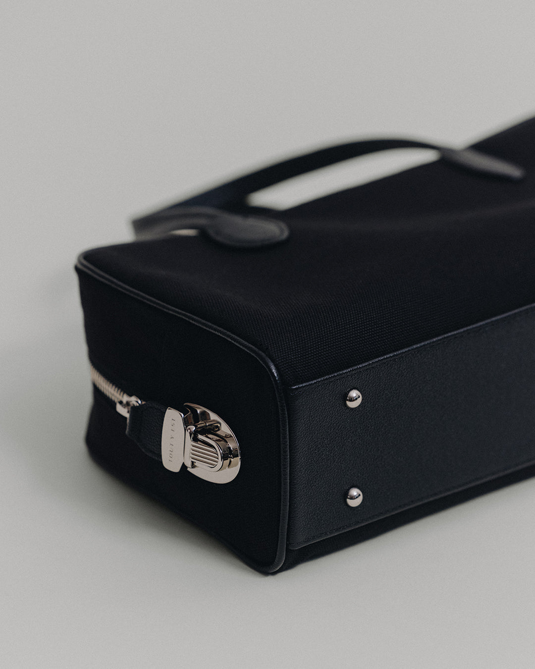 SAC LOQUET TOILE SMALL BLACK – TOUT Y EST JP