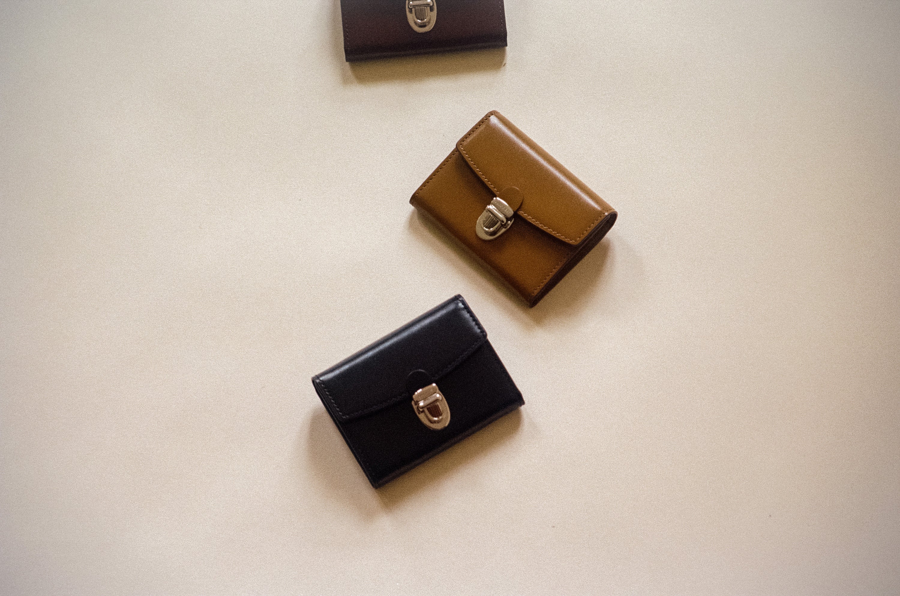 PORTE CARTES LOQUET BLACK – TOUT Y EST JP