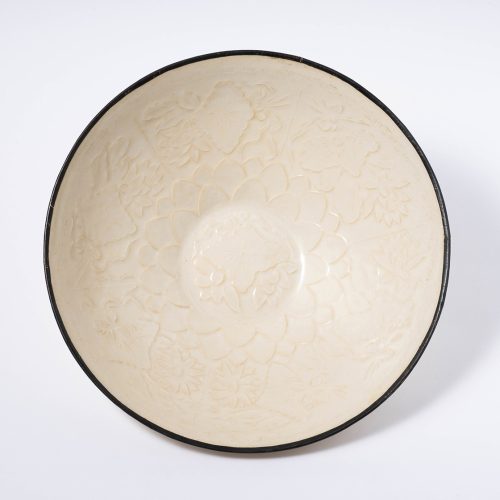 定窯 白磁印花草花文盤 – Ding ware Plate | 陶磁オンライン美術館ー