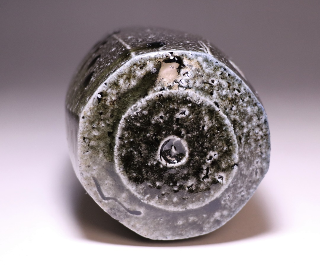 秋谷昌央 作 「引出黒湯呑」 ～備前焼専門卸小売店 川口陶楽苑～