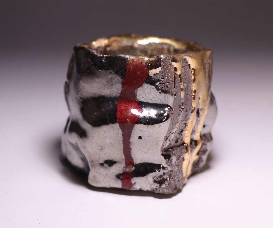 市川 透 作 「酒呑 KABUKI」 ～備前焼専門卸小売店 川口陶楽苑～