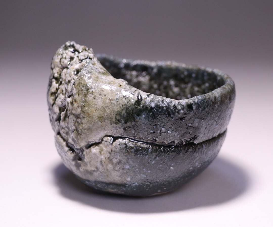 伊勢崎晃一朗 作 「引出黒酒呑」 ～備前焼専門卸小売店 川口陶楽苑～