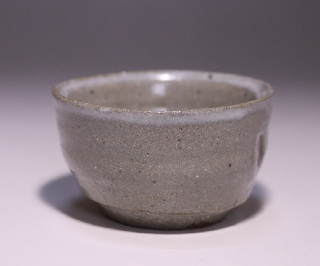 金重有邦 作 「唐津土灰釉盃」 ～備前焼専門卸小売店 川口陶楽苑～
