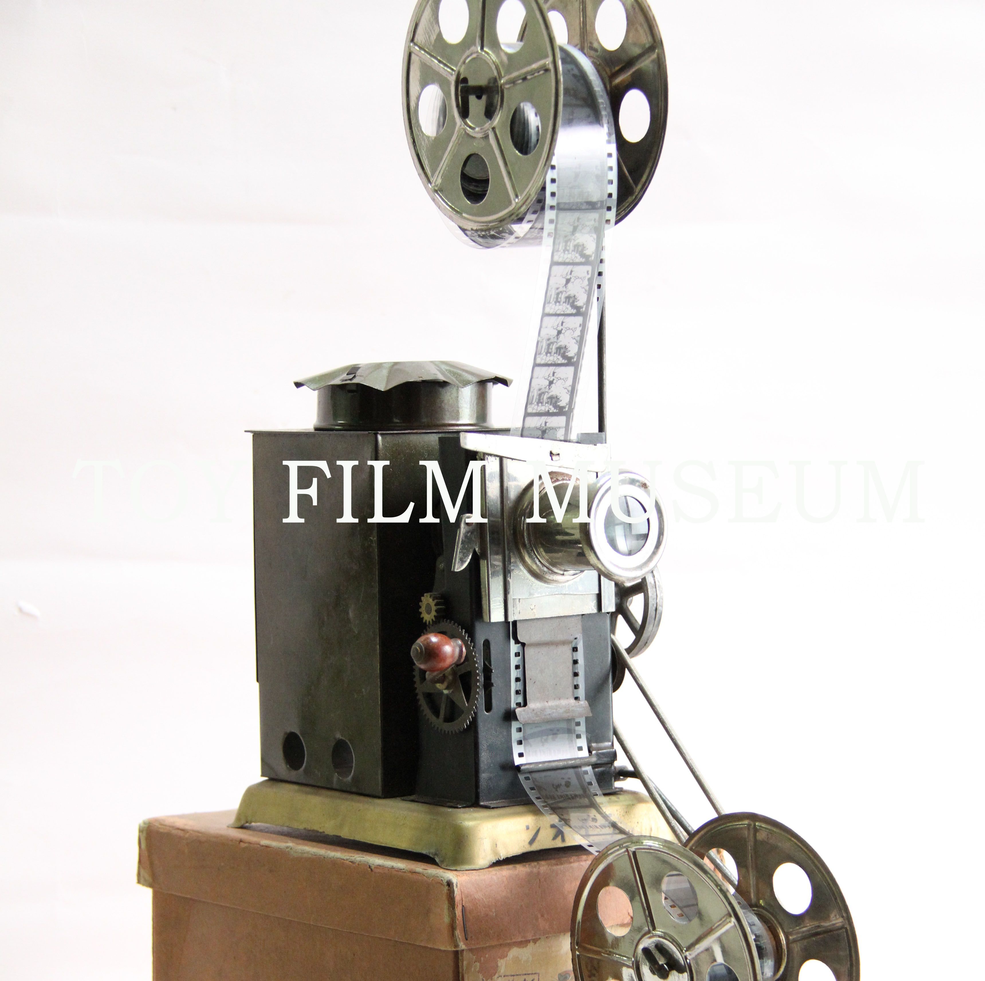 玩具映写機 (国産)｜展示物｜おもちゃ映画ミュージアム