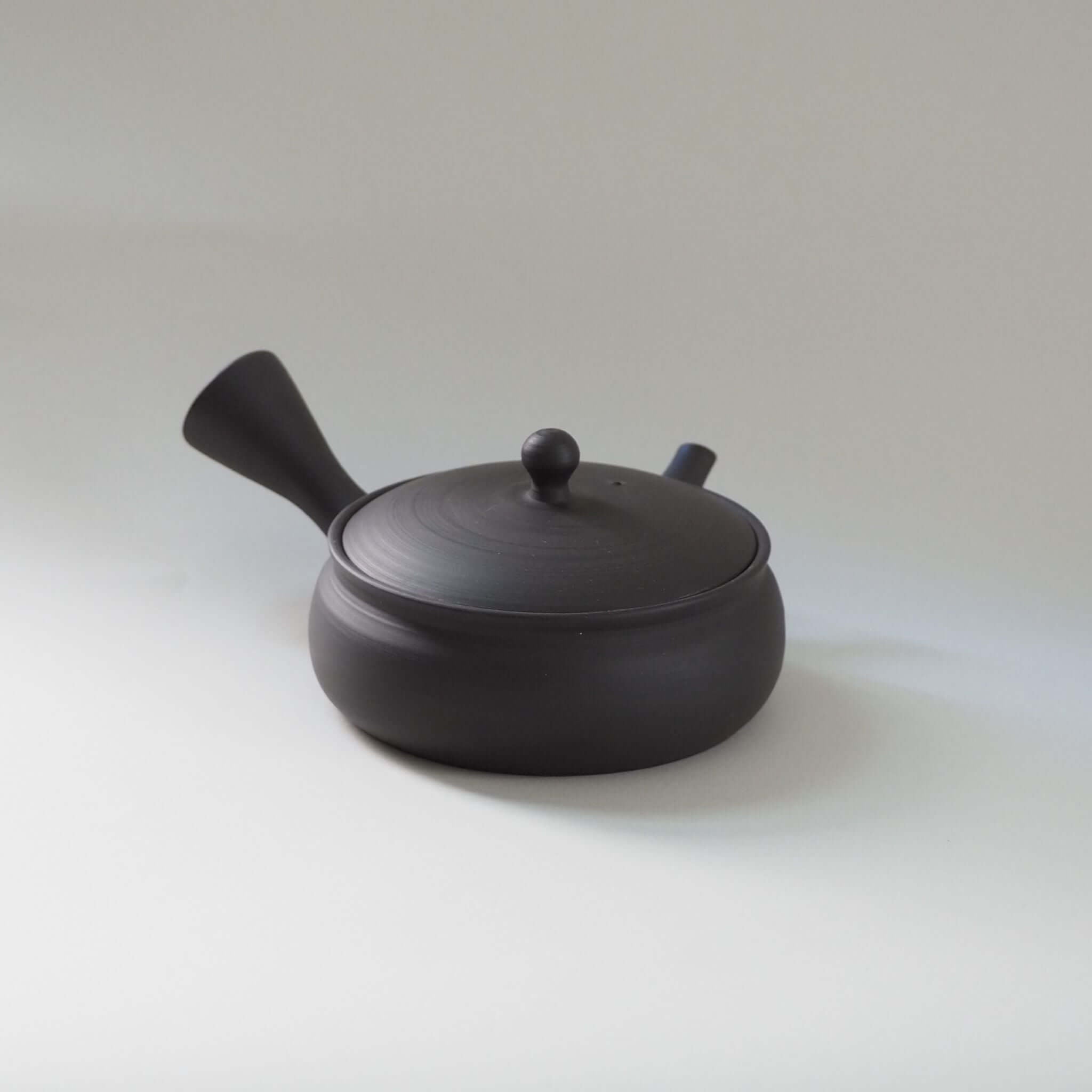 常滑焼 黒つば平急須 玉光陶園作 [東山堂煎茶器店 オンラインショップ