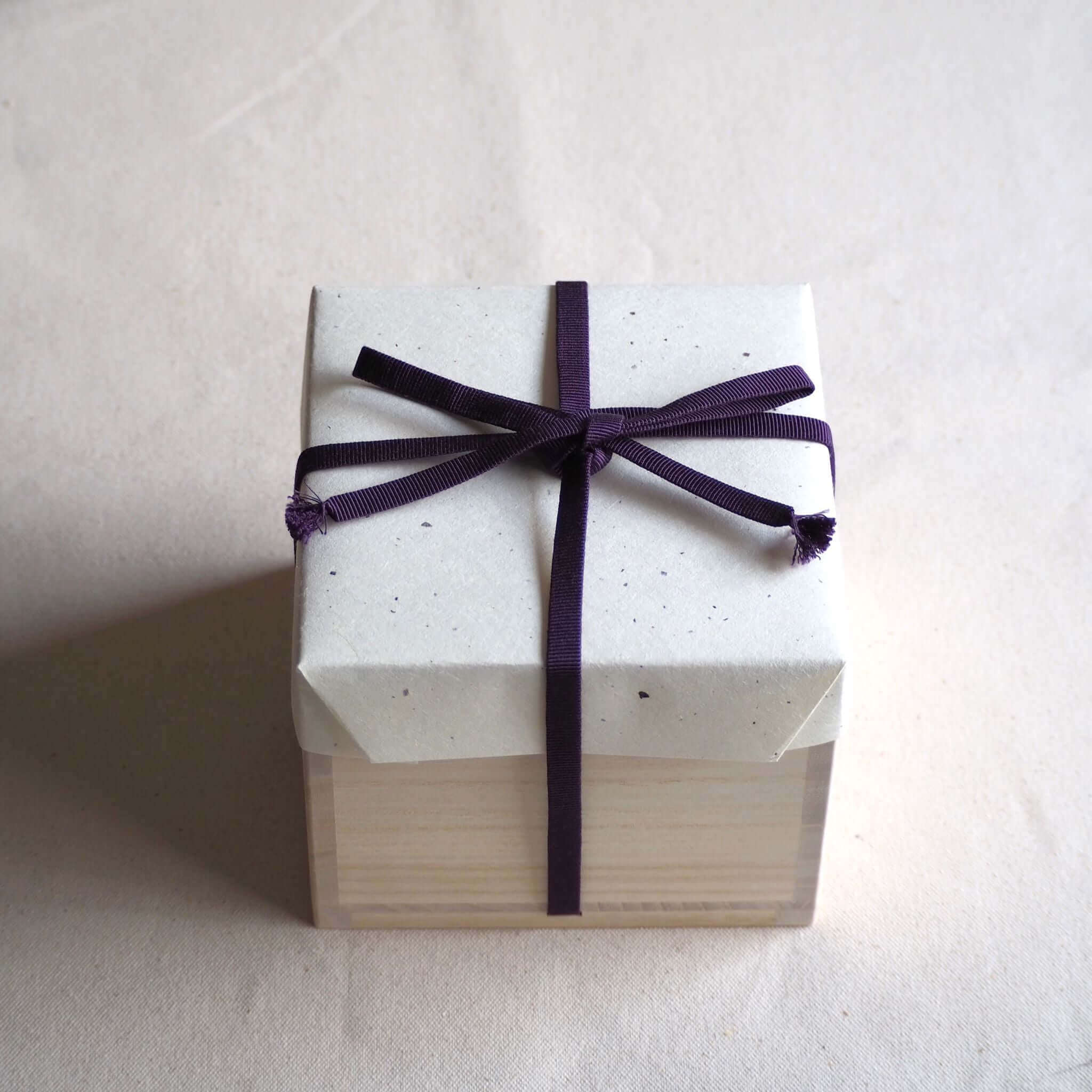 鍋島焼 鍋島虎仙窯作 手描き草紙散文急須 [東山堂煎茶器店 オンライン