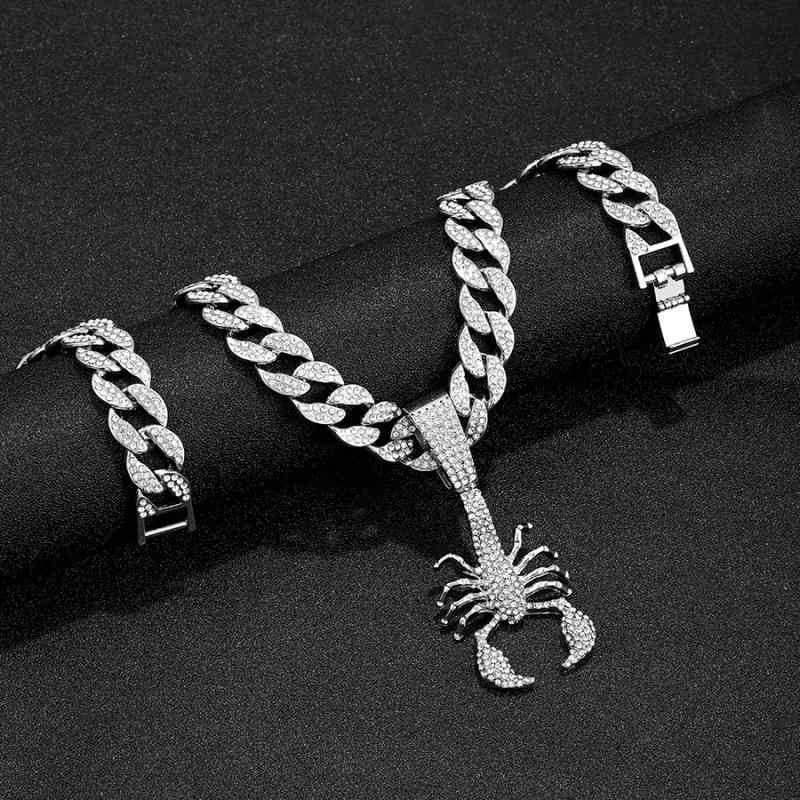 楽天市場】サソリ（カラーゴールド）（ネックレス・ペンダント｜男女